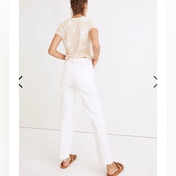 The Petite Perfect Vintage Straight Jean in Tile White: Ripped-Knee Edition 27 - Picture 2 of 5
